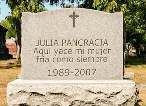 Image 14: Un juego de palabras para definir cómo era en vida su mujer y cómo está ahora, literalmente
