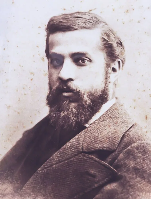 ¿Dónde está enterrado Gaudí?