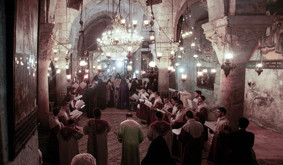 Image 4: Misa en la iglesia de Santa Helena de Jerusalen