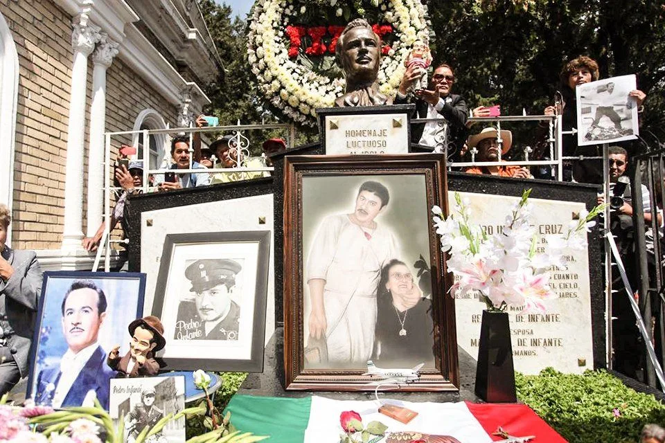 Image 4: Homenaje al difunto Pedro Infante