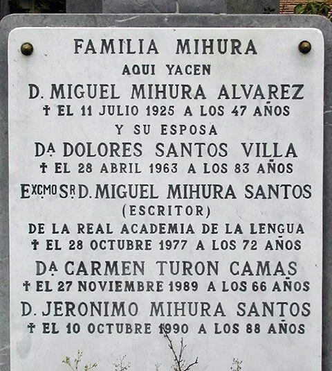 Image 14: Tumba de la familia Mihura