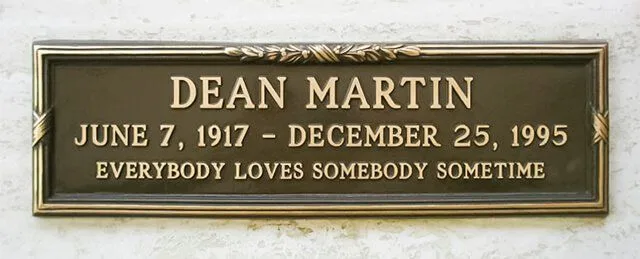 Image 24: Lápida de Dean Martin